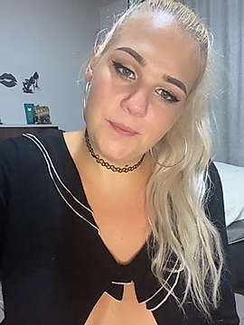 Emmajolie naked stripping on cam for live sex video chat