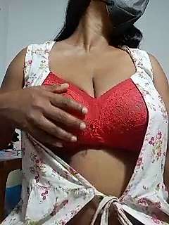 hannah_divine naked stripping on cam for live sex video chat