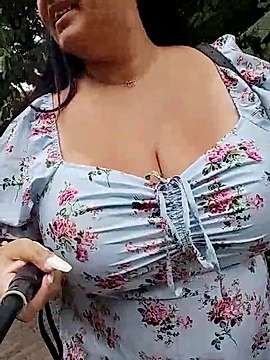 HotBbwBitch naked stripping on cam for live sex video chat