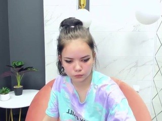 JulieKind nude on cam – live sex chat