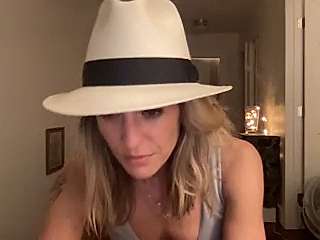 Kaedie naked stripping on cam for live sex video chat
