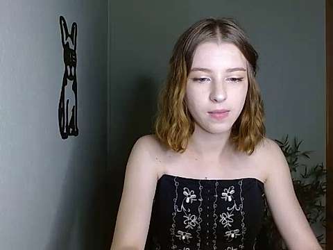 Laila_Kiska naked stripping on cam for live sex video chat