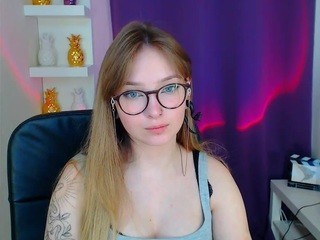 LikaUwu nude on cam – live sex chat