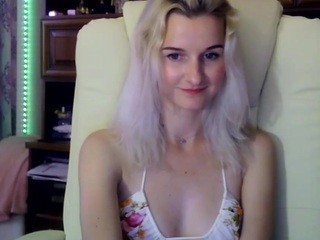 LoveeStory nude on cam – live sex chat