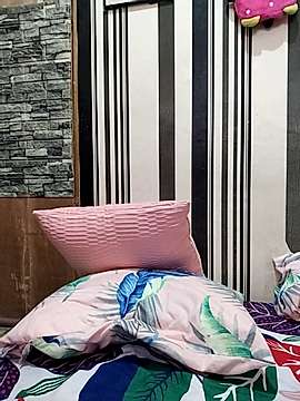 Lovemadeline naked stripping on cam for live sex video chat