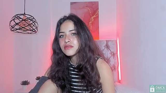 Maddygeline naked stripping on cam for live sex video chat