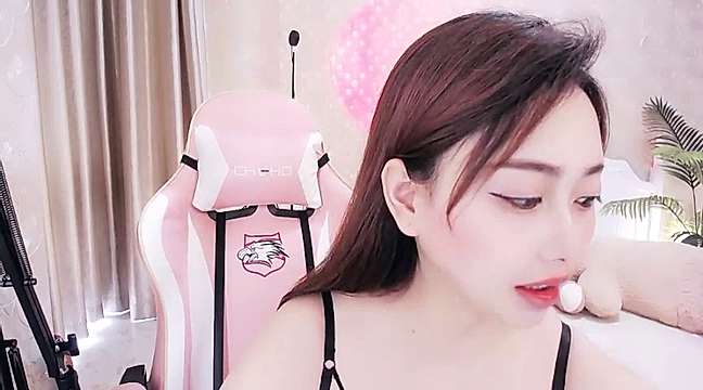 meixue naked stripping on cam for live sex video chat