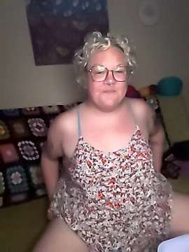 QueerGreer420 naked stripping on cam for live sex video chat