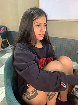 Sara_Moonn_ naked stripping on cam for live sex video chat