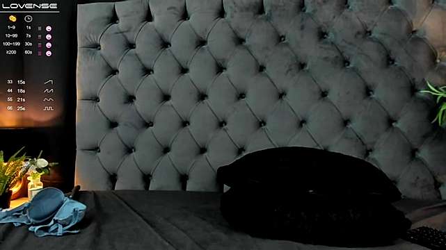 SofyFreya naked stripping on cam for live sex video chat