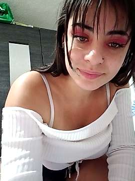 ssaabellaa naked stripping on cam for live sex video chat