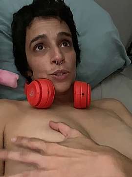 StoneyVella naked stripping on cam for live sex video chat