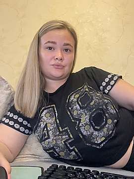 SweetCaramelle naked stripping on cam for live sex video chat