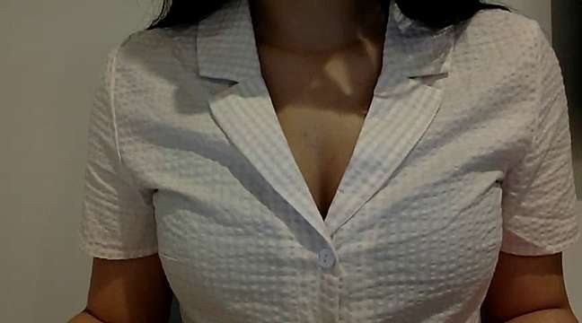 TheGoldenGirl naked stripping on cam for live sex video chat
