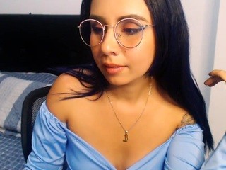 Valeentinnax nude on cam – live sex chat
