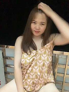 yanaxxxx naked stripping on cam for live sex video chat
