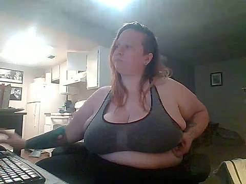 Aweebillaybones naked stripping on cam for live sex video chat