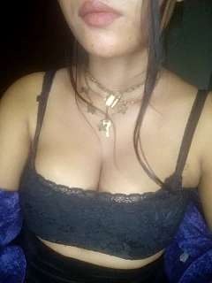 babygirlpriya naked stripping on cam for live sex video chat