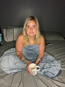 brittneybubble naked stripping on cam for live sex video chat