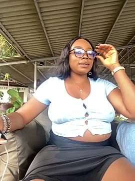 CaylinNoire naked stripping on cam for live sex video chat