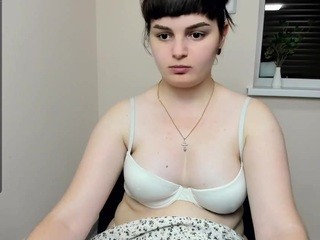 JuliaaCute nude on cam – live sex chat
