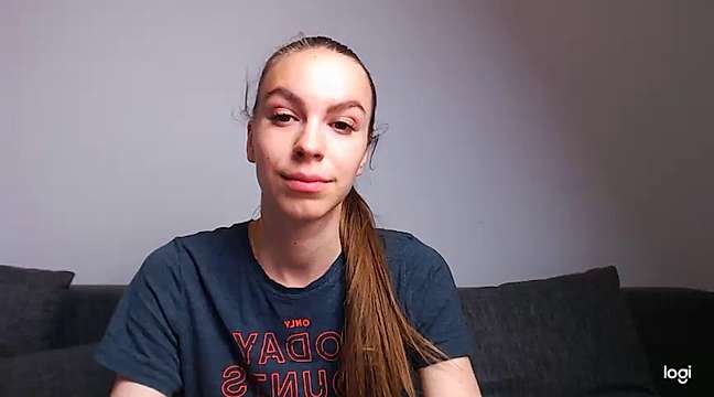Mari69Cherry naked stripping on cam for live sex video chat