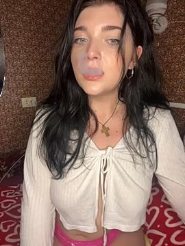 TinnyVin naked stripping on cam for live sex video chat