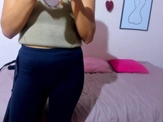 Anya-style nude on cam – live sex chat