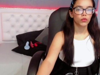 Charys-Vonzua nude on cam – live sex chat