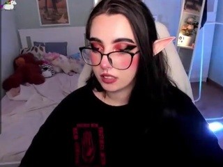 EffieHuber nude on cam – live sex chat