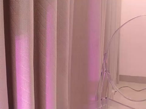 Hannah2022_ naked stripping on cam for live sex video chat