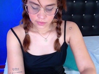 Juicy-and-pink nude on cam – live sex chat