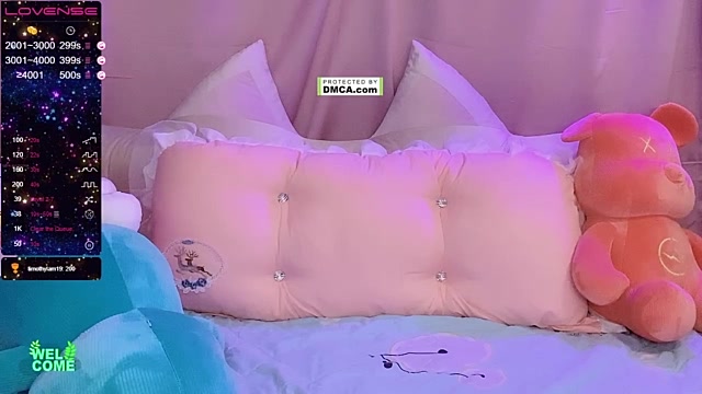 MeeTo666 naked stripping on cam for live sex video chat