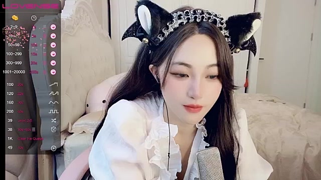 Miumiu88 naked stripping on cam for live sex video chat