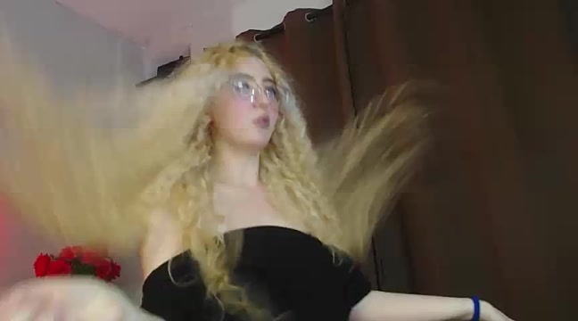 mydreamgirl18 naked stripping on cam for live sex video chat