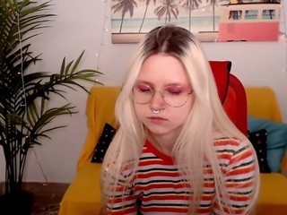Roxi-star nude on cam – live sex chat