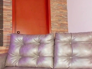 Samantha-Bailey nude on cam – live sex chat