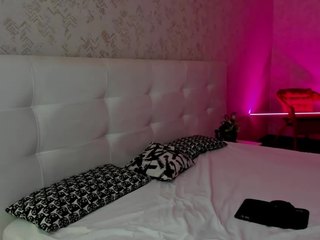 Soft-as-a-flower nude on cam – live sex chat
