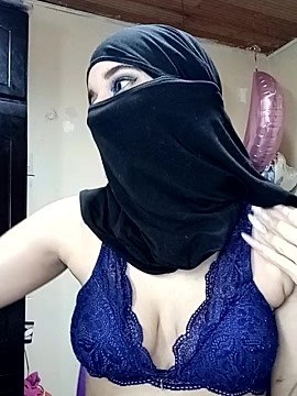 zaida_ naked stripping on cam for live sex video chat