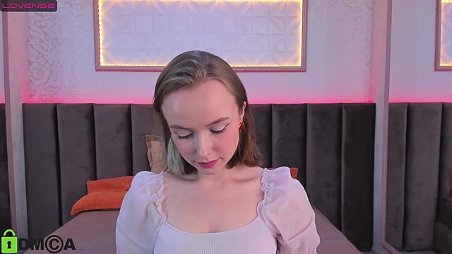 Ann_Shine naked stripping on cam for live sex video chat