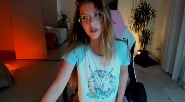 Cassycum naked stripping on cam for live sex video chat