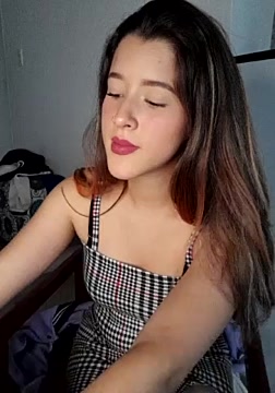 cruze_fox naked stripping on cam for live sex video chat