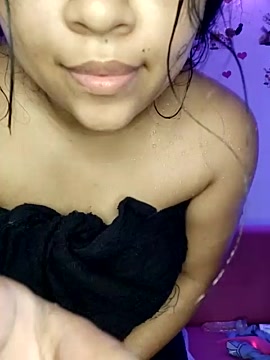 Dirtymichell18 naked stripping on cam for live sex video chat
