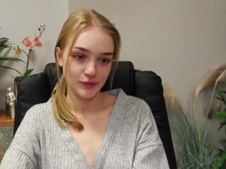 HannahCherry nude on cam – live sex chat