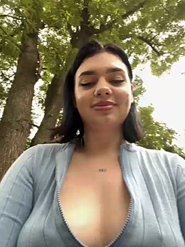 IrisKeys naked stripping on cam for live sex video chat
