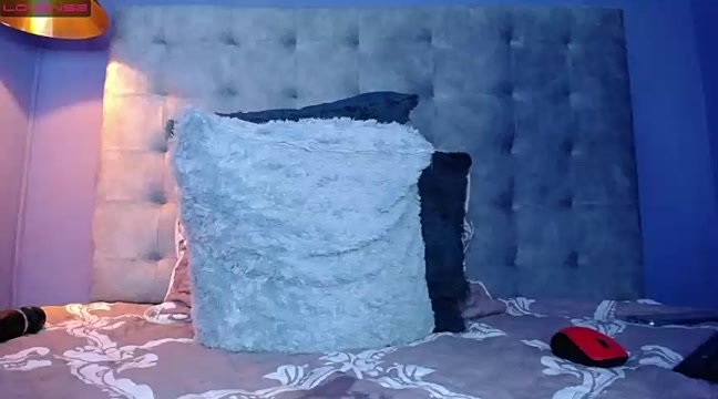 laura1802 naked stripping on cam for live sex video chat