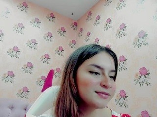 Letizia-shy nude on cam – live sex chat