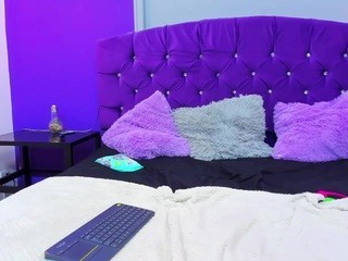 Martinatruelove nude on cam – live sex chat