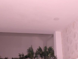 Powergirl Gwen nude on cam – live sex chat
