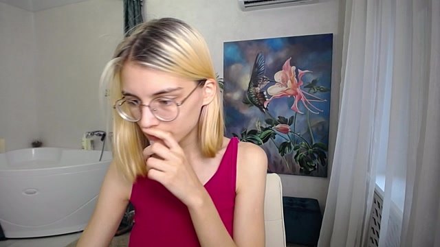 RedLipse naked stripping on cam for live sex video chat